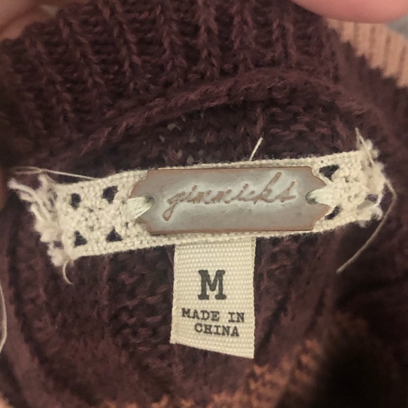 Cold shoulder shirt - Picture 2 of 4